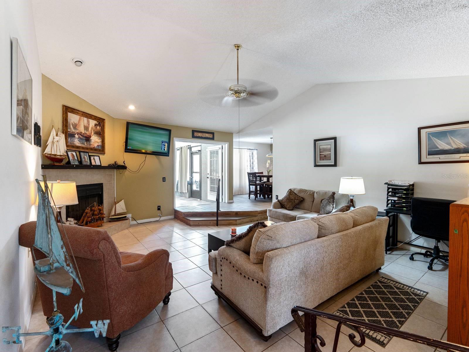Image 5 of 26 For 707 Cambridge Way