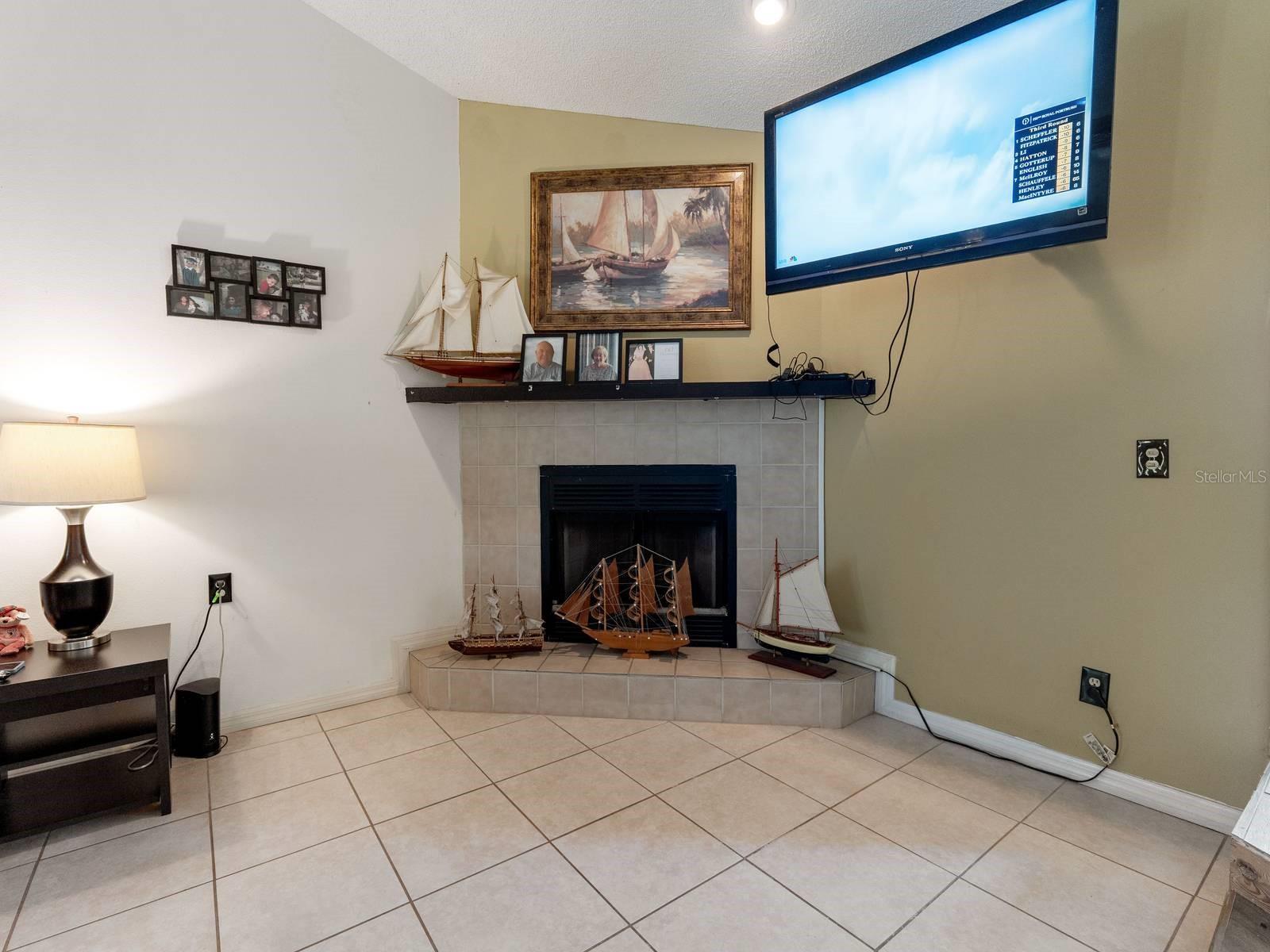 Image 6 of 26 For 707 Cambridge Way