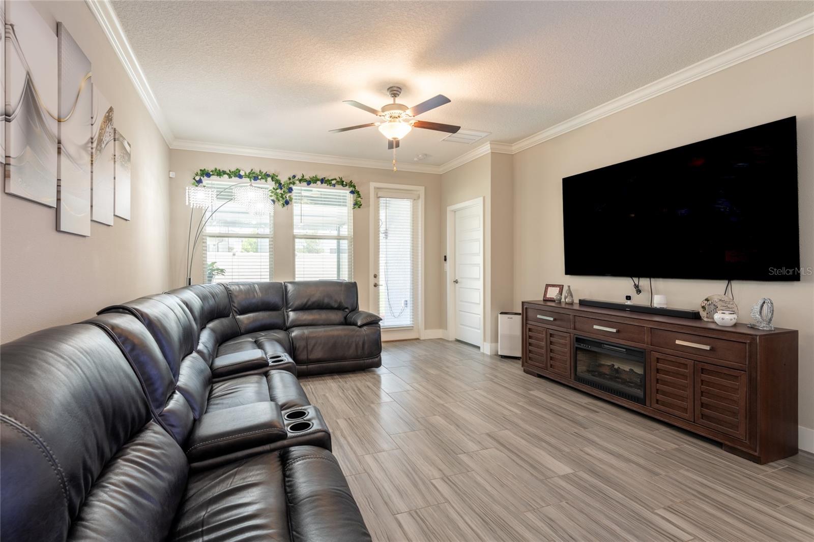 Image 14 of 36 For 9790 Coneflower Court