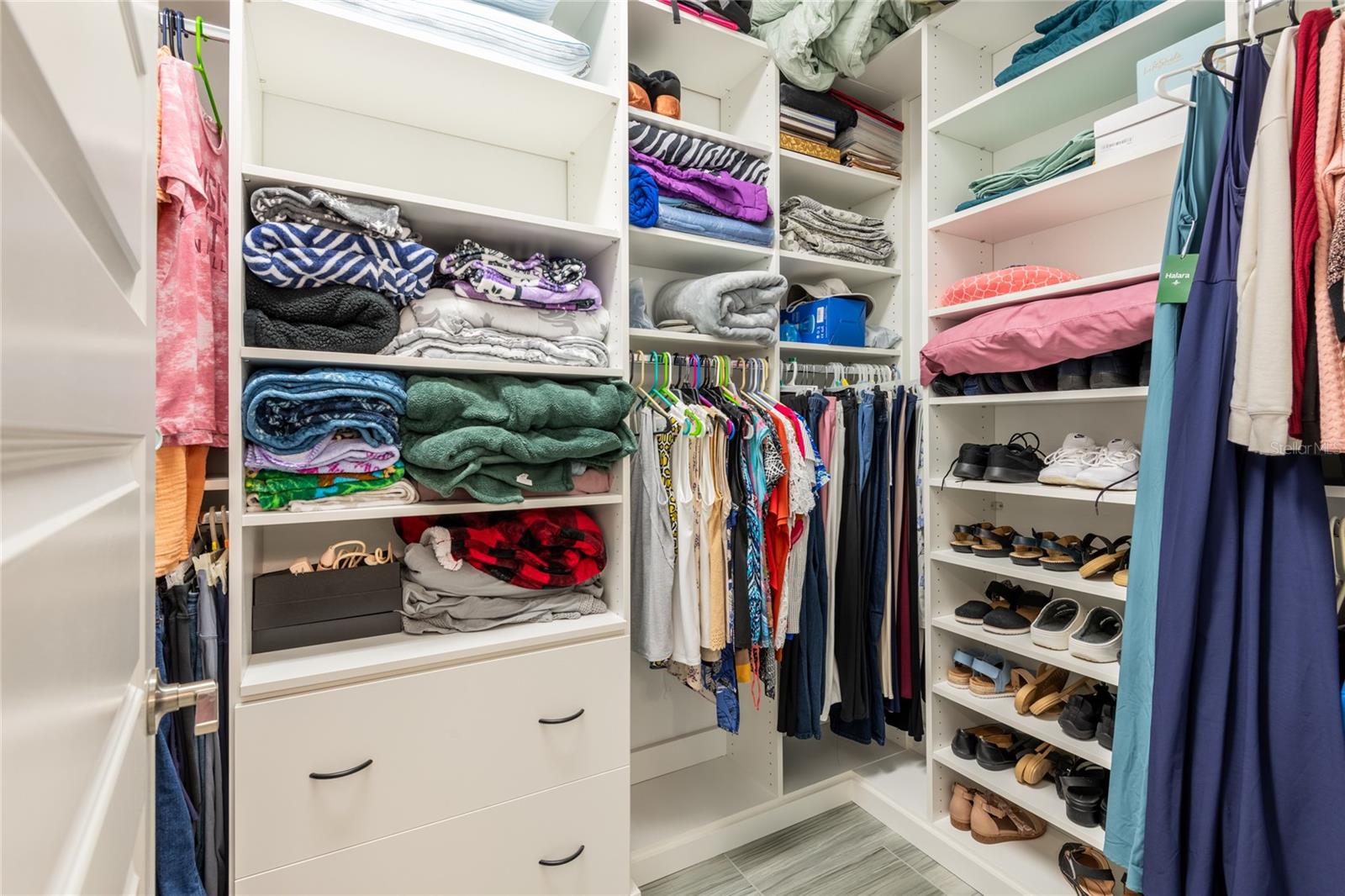 Image 18 of 36 For 9790 Coneflower Court