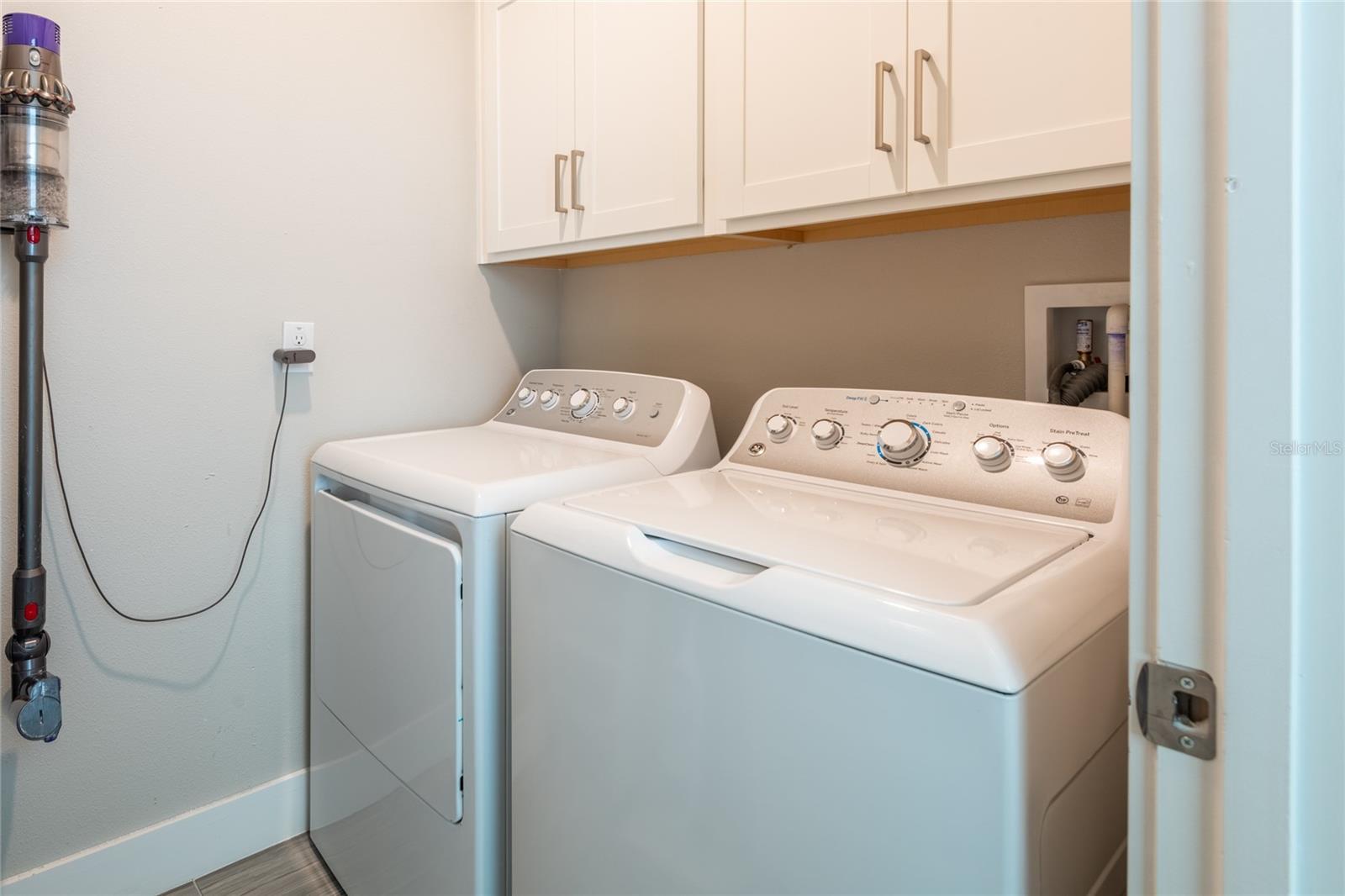 Image 27 of 36 For 9790 Coneflower Court