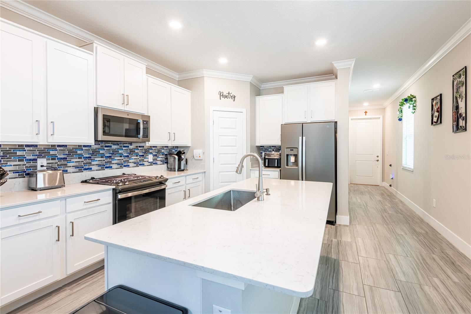 Image 4 of 36 For 9790 Coneflower Court