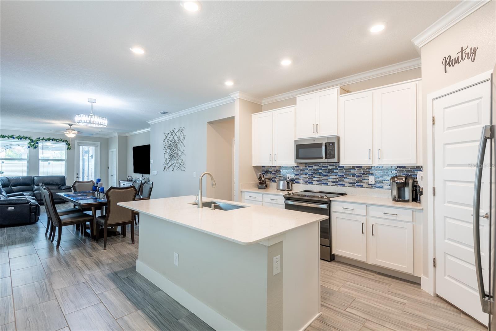 Image 6 of 36 For 9790 Coneflower Court