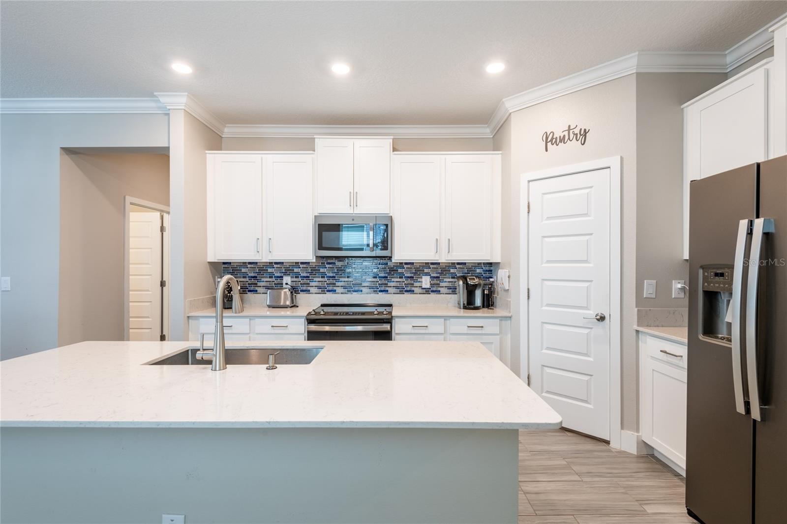 Image 7 of 36 For 9790 Coneflower Court