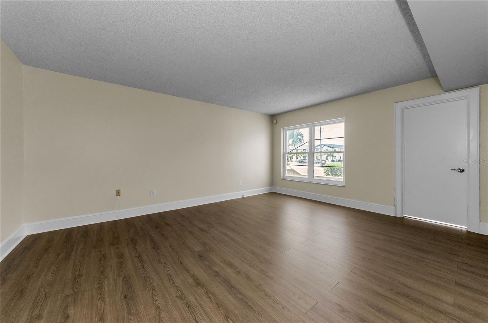Image 6 of 23 For 131 Bluff View Drive 111