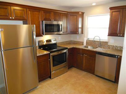 Image 9 of 18 For 7100 Dartmouth Avenue N 3