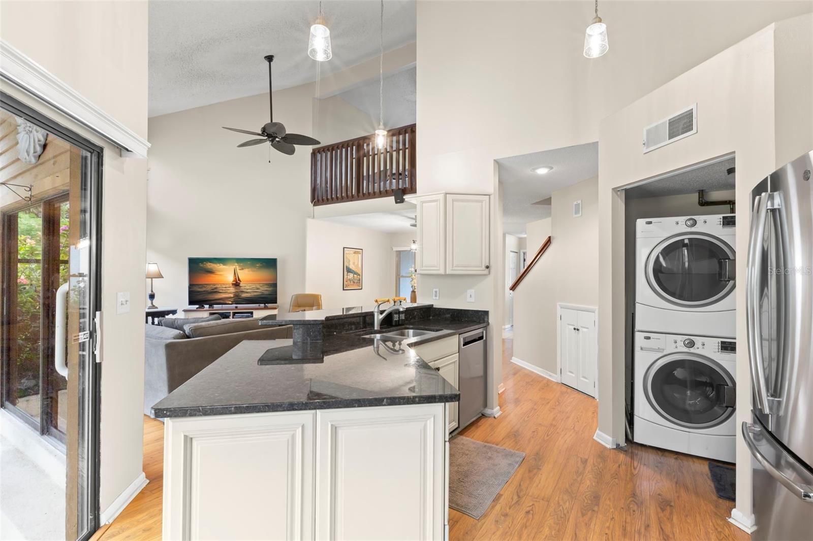 Image 14 of 74 For 1901 Bayshore Court