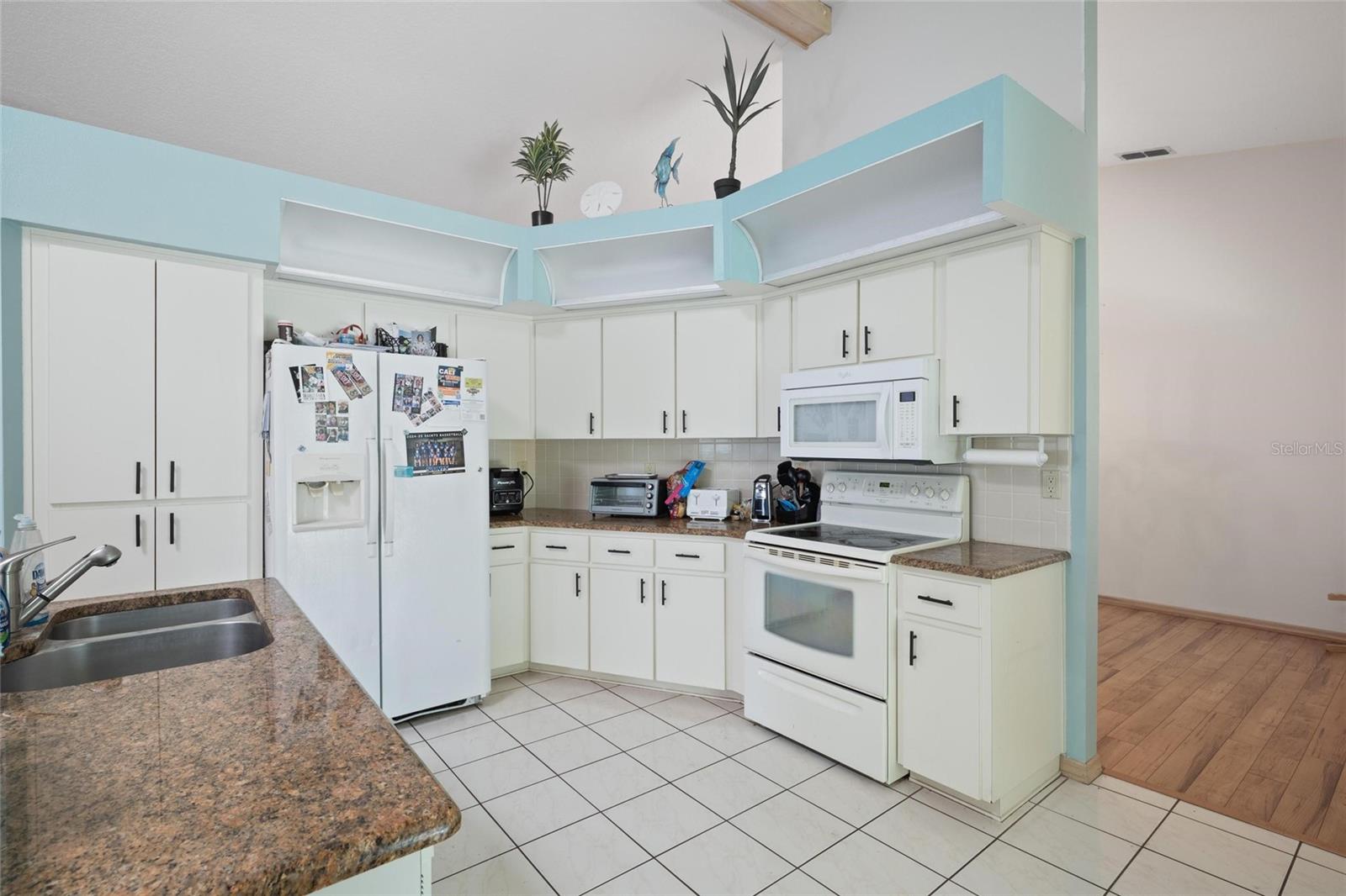 Image 10 of 24 For 10344 Henderson Street