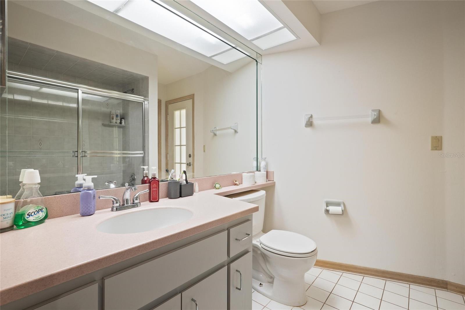 Image 17 of 24 For 10344 Henderson Street