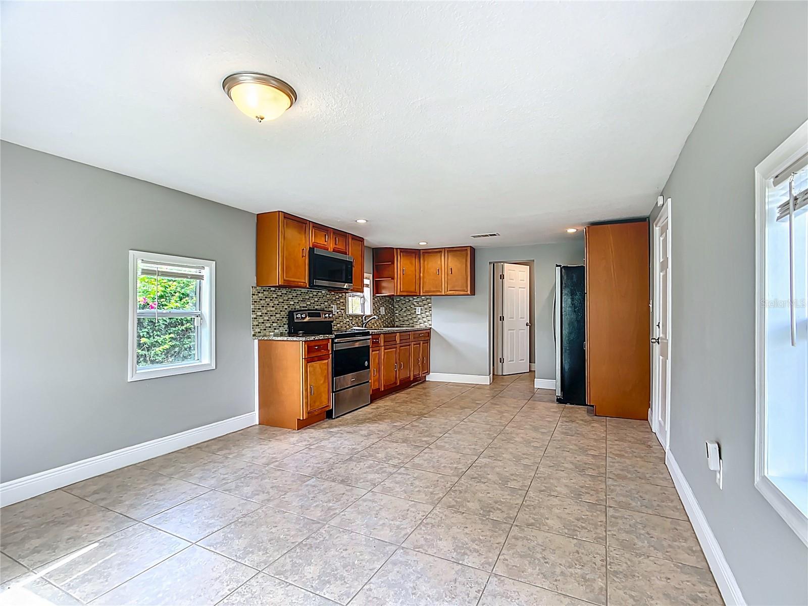 Image 10 of 33 For 5445 Lily Road