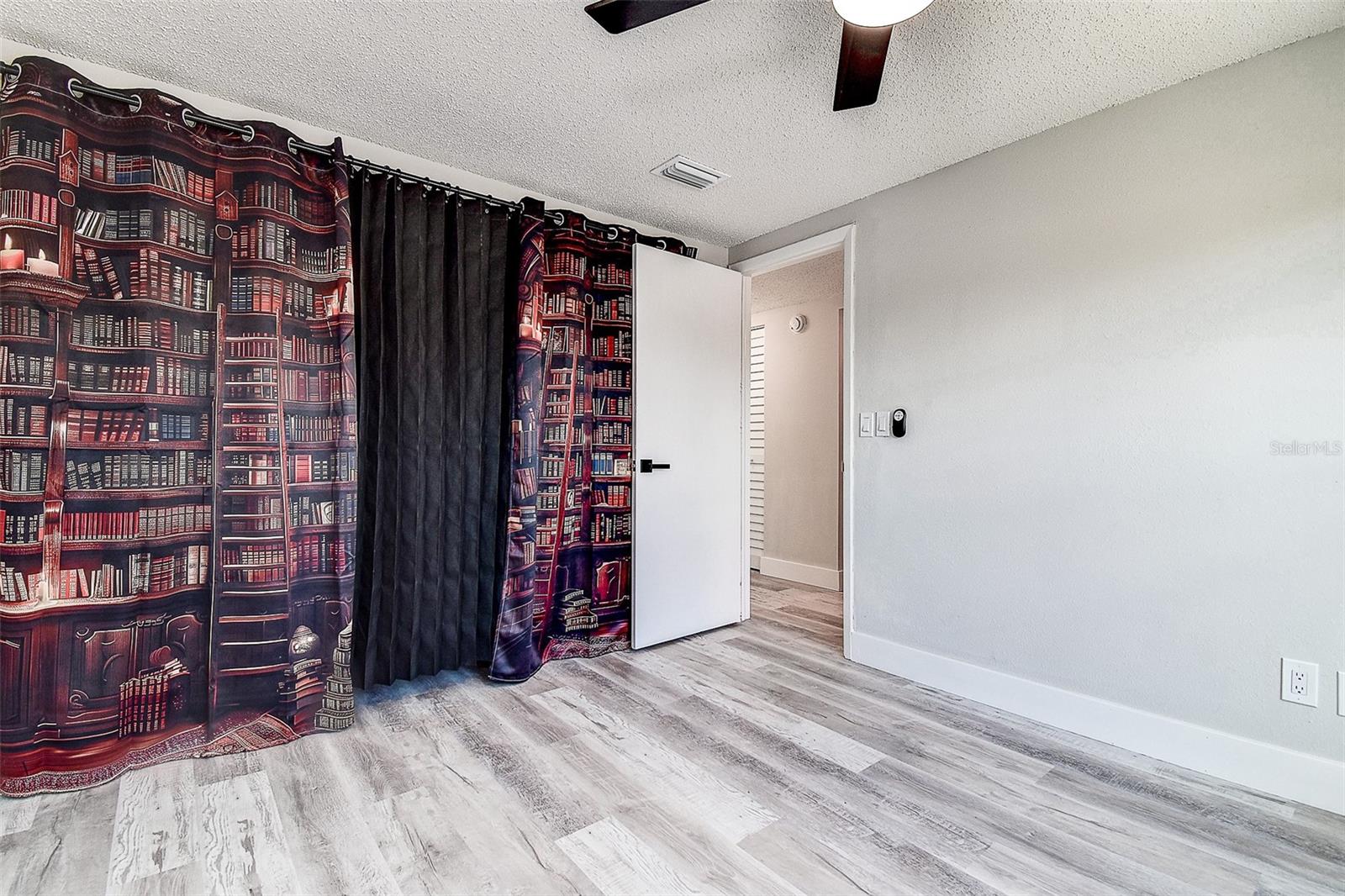 Image 21 of 29 For 10303 Pennytree Place