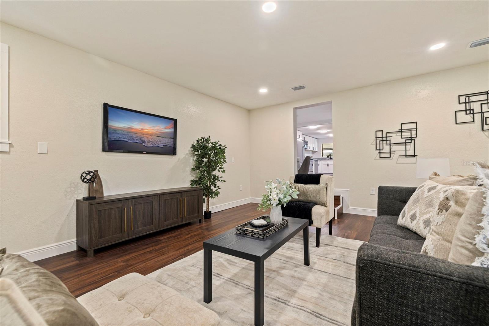 Image 11 of 35 For 13201 Vonn Road
