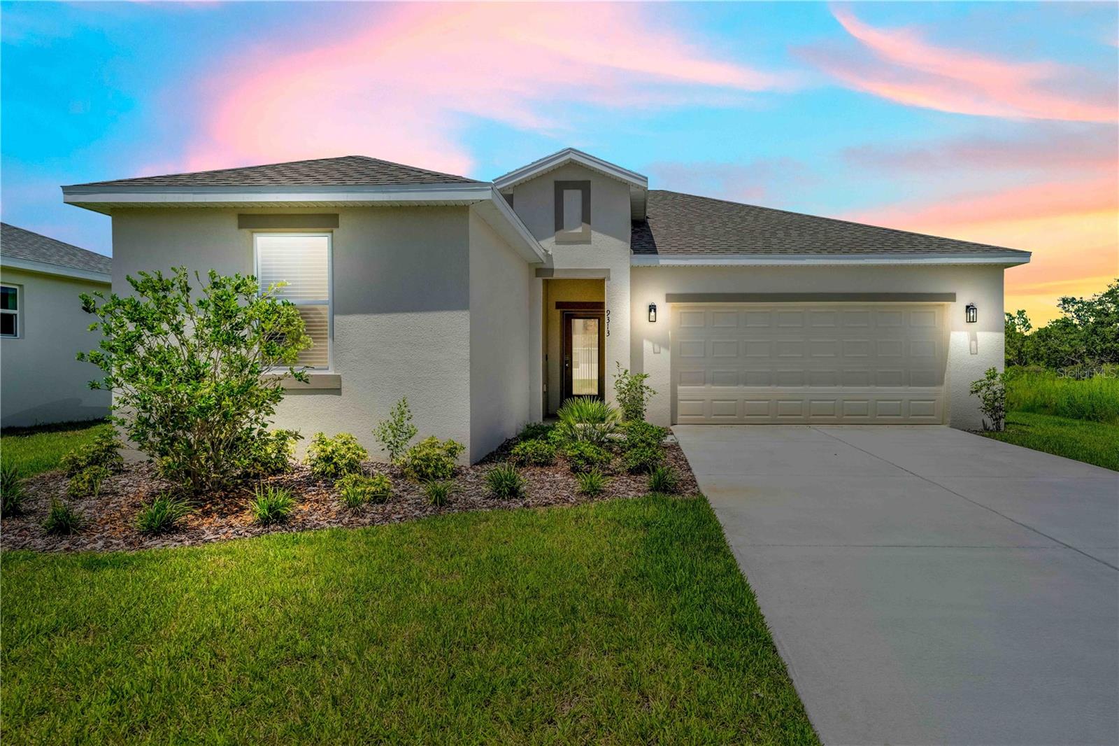 Listing photo id 0 for 9313 Gentle Ben Court