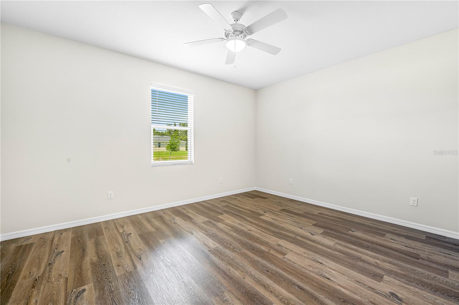 Listing photo id 19 for 9313 Gentle Ben Court