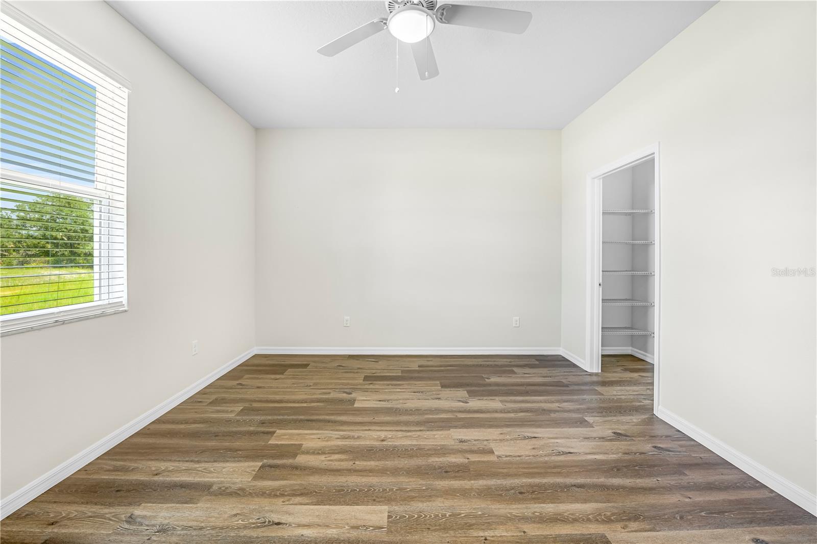 Listing photo id 20 for 9313 Gentle Ben Court