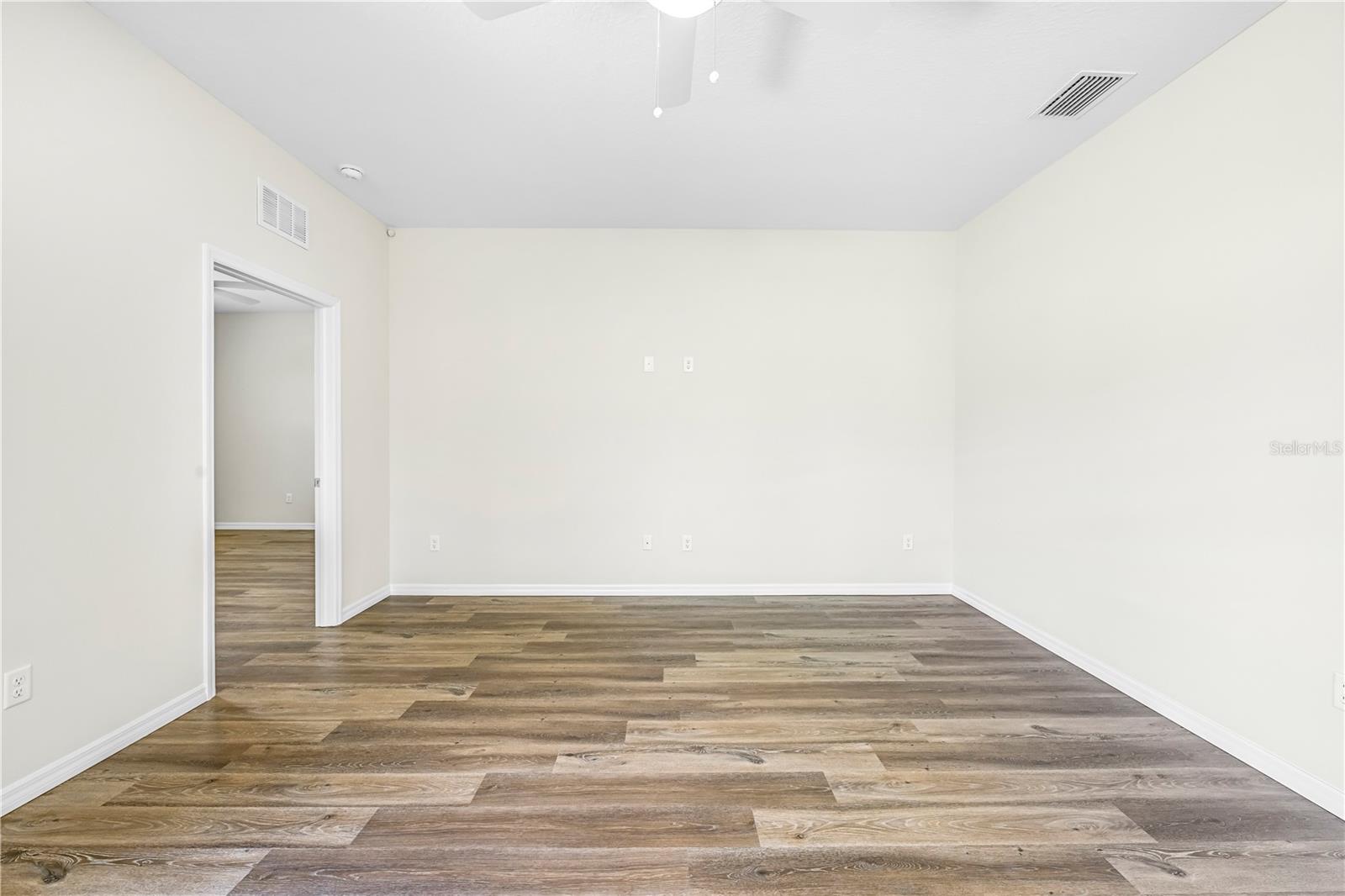 Listing photo id 21 for 9313 Gentle Ben Court