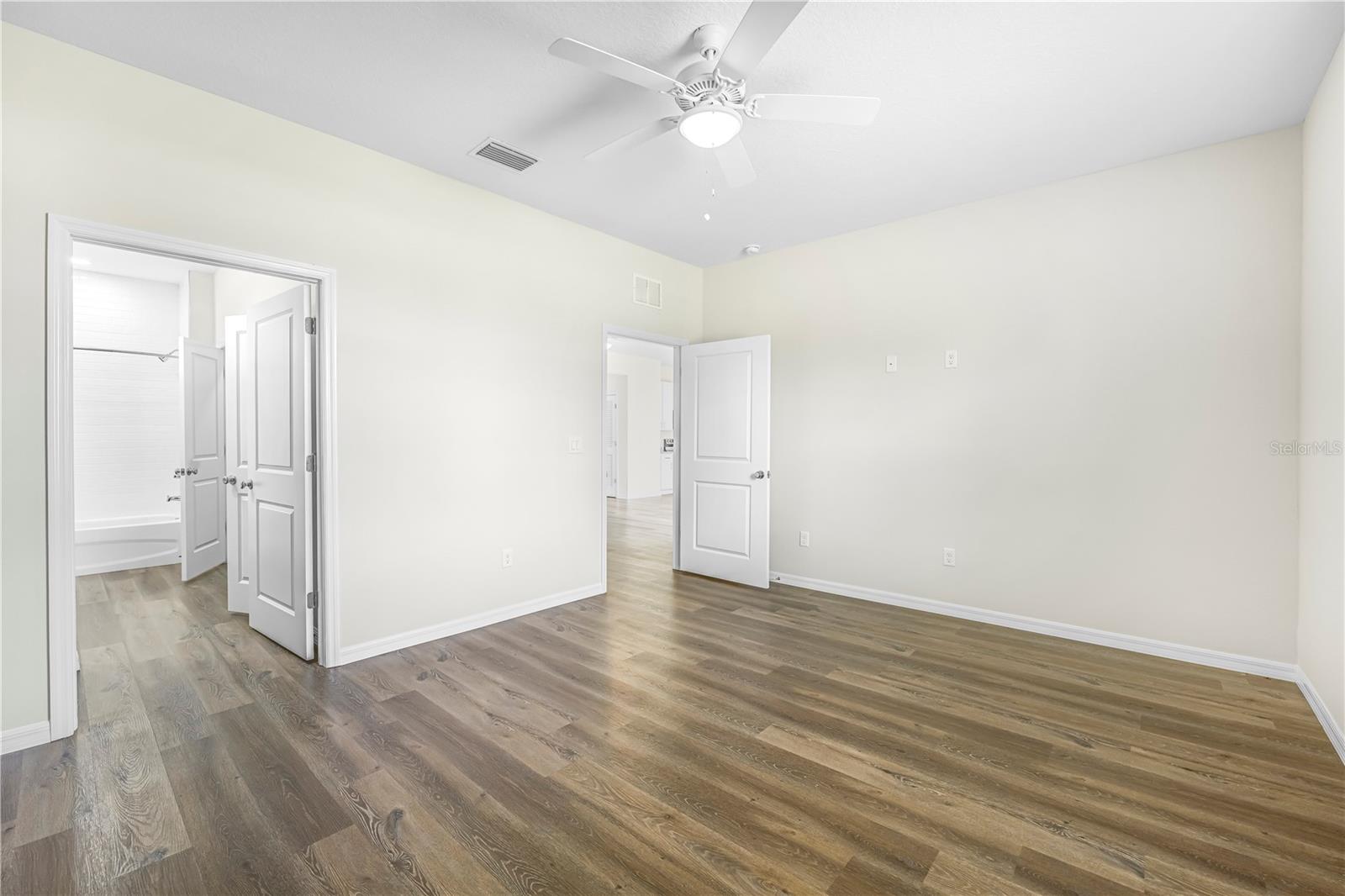 Listing photo id 22 for 9313 Gentle Ben Court