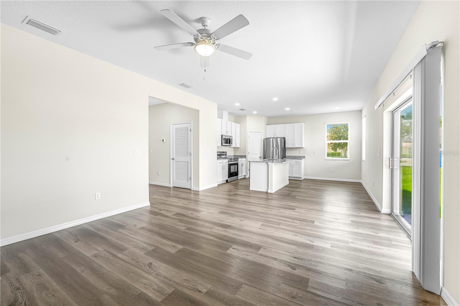 Listing photo id 26 for 9313 Gentle Ben Court
