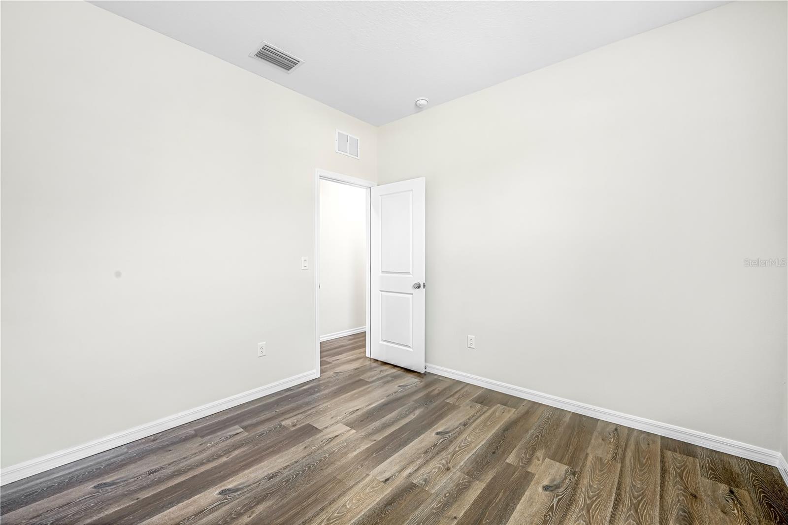 Listing photo id 30 for 9313 Gentle Ben Court