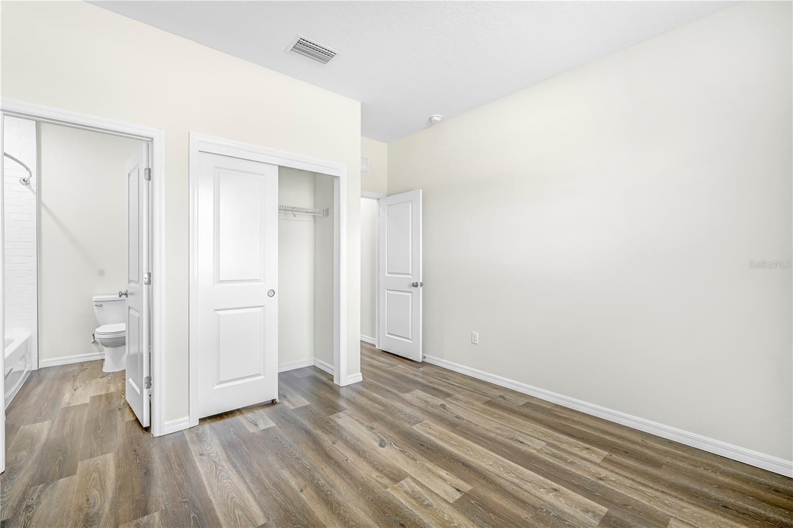 Listing photo id 31 for 9313 Gentle Ben Court