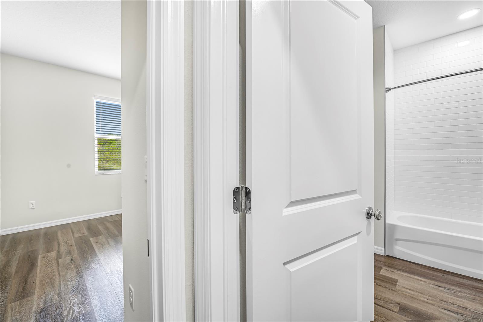 Listing photo id 33 for 9313 Gentle Ben Court