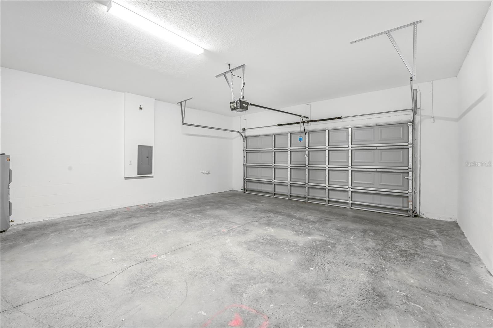 Listing photo id 37 for 9313 Gentle Ben Court