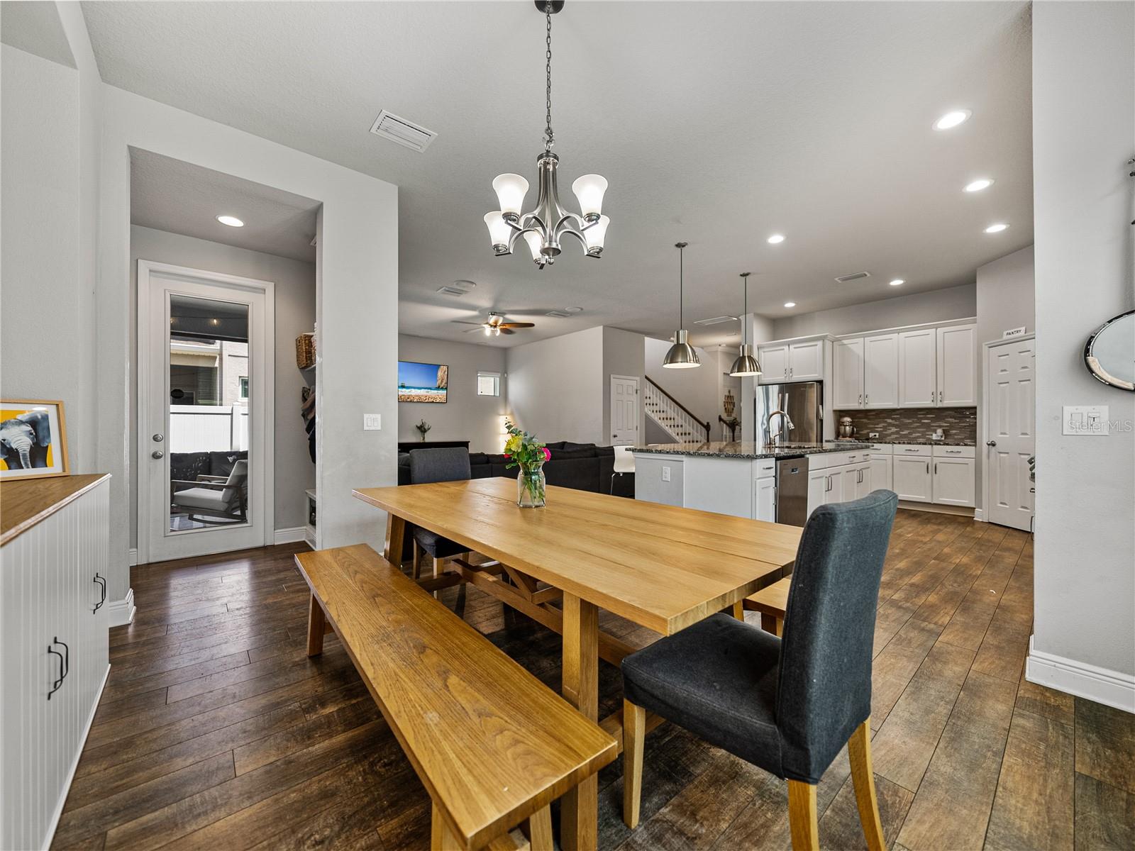 Listing photo id 12 for 14501 Promenade Parkway