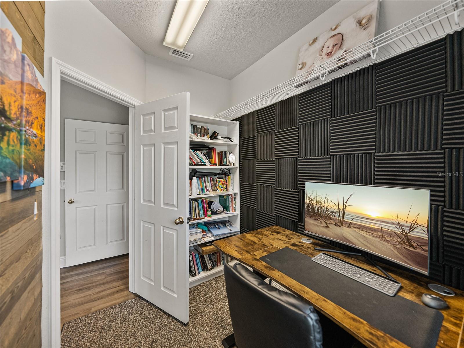 Listing photo id 23 for 14501 Promenade Parkway