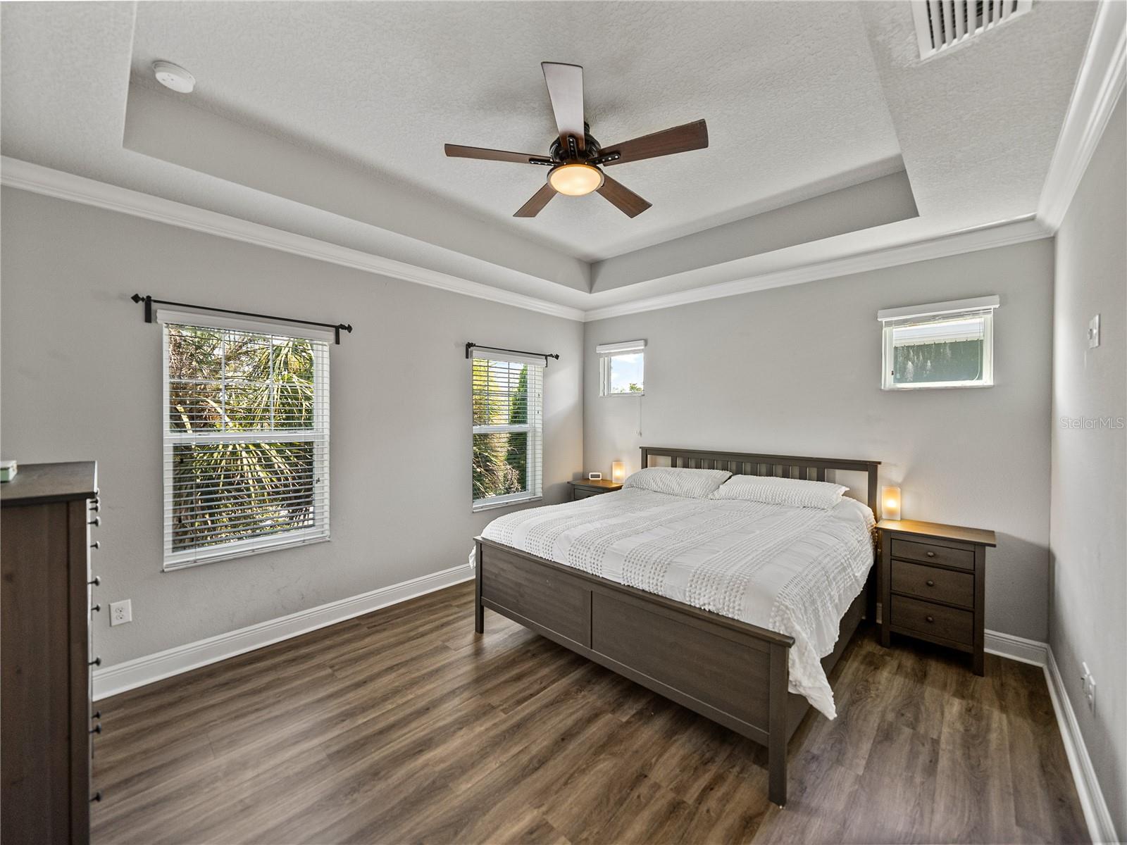 Listing photo id 1 for 14501 Promenade Parkway