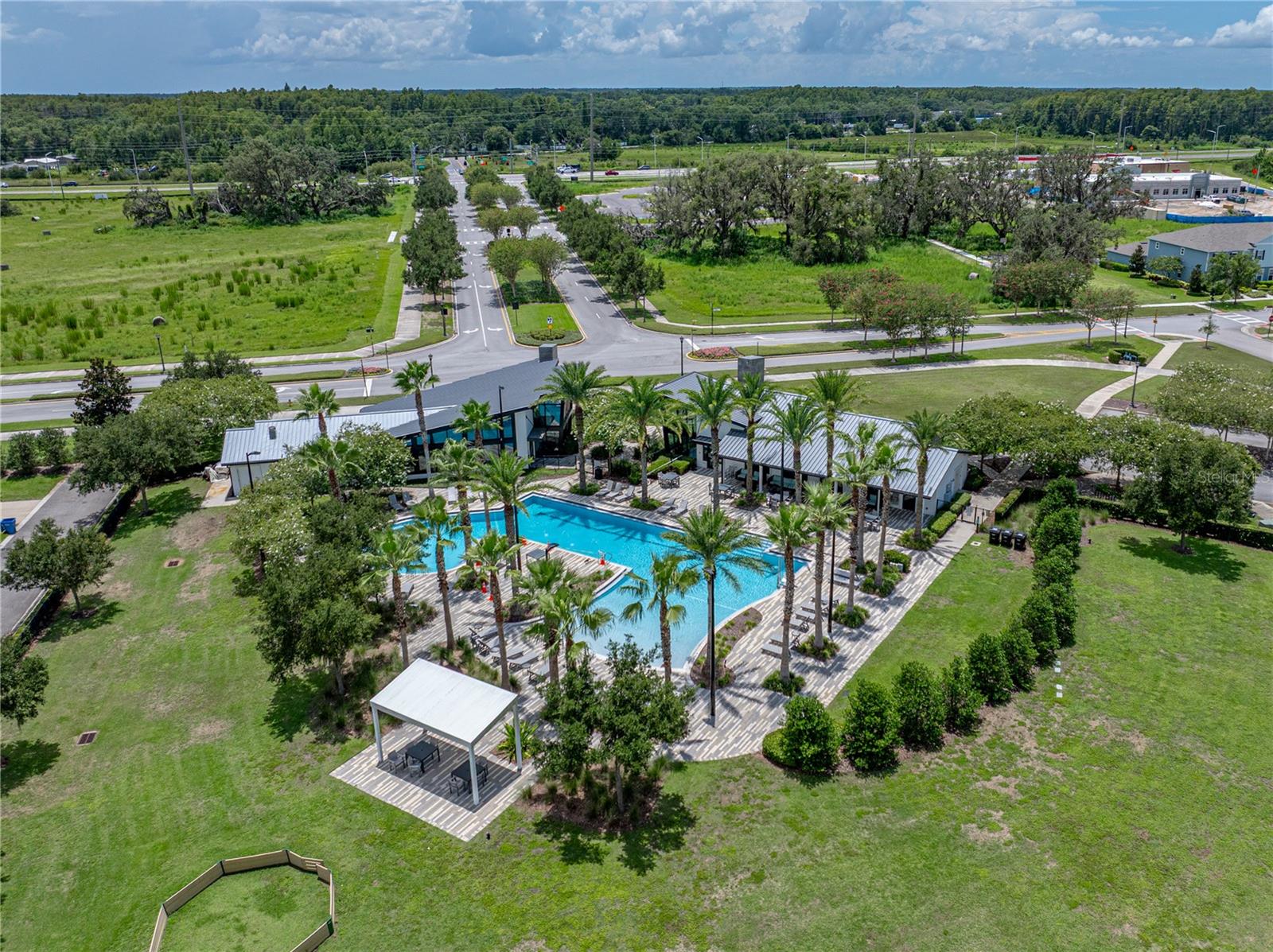 Listing photo id 40 for 14501 Promenade Parkway