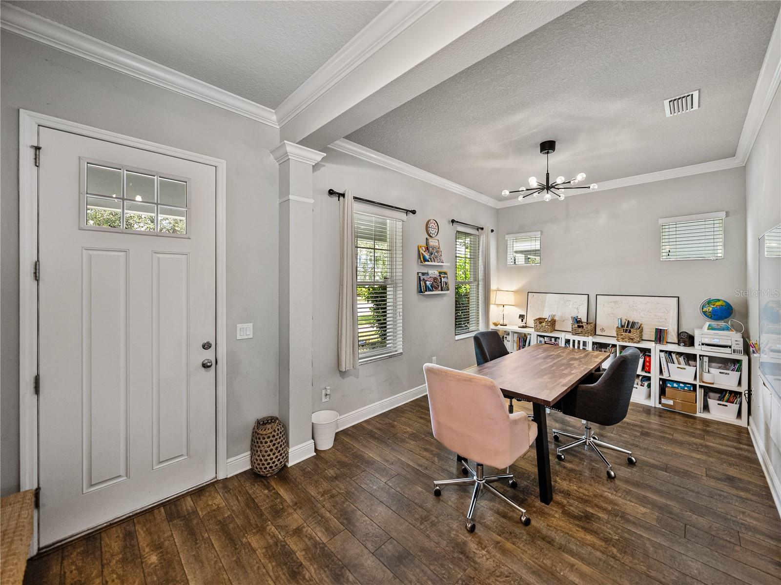Listing photo id 6 for 14501 Promenade Parkway