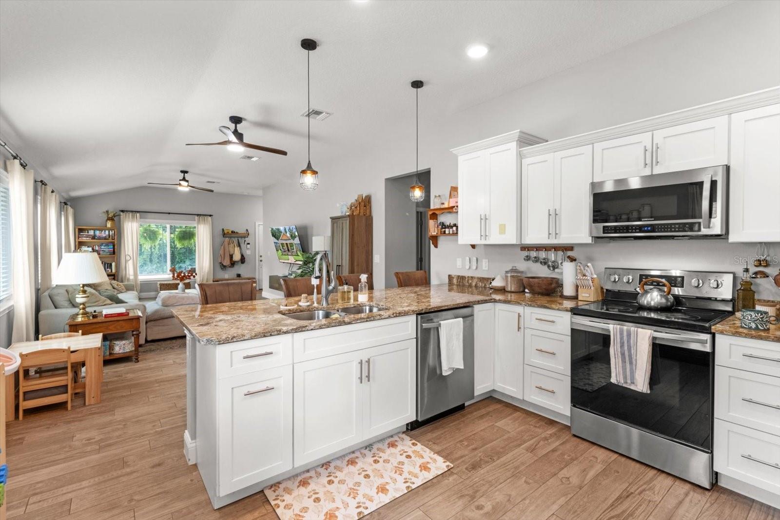 Image 15 of 39 For 11765 Bostick Street