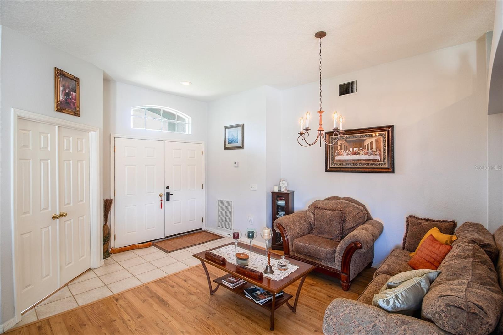 Listing photo id 8 for 1433 Greely Court