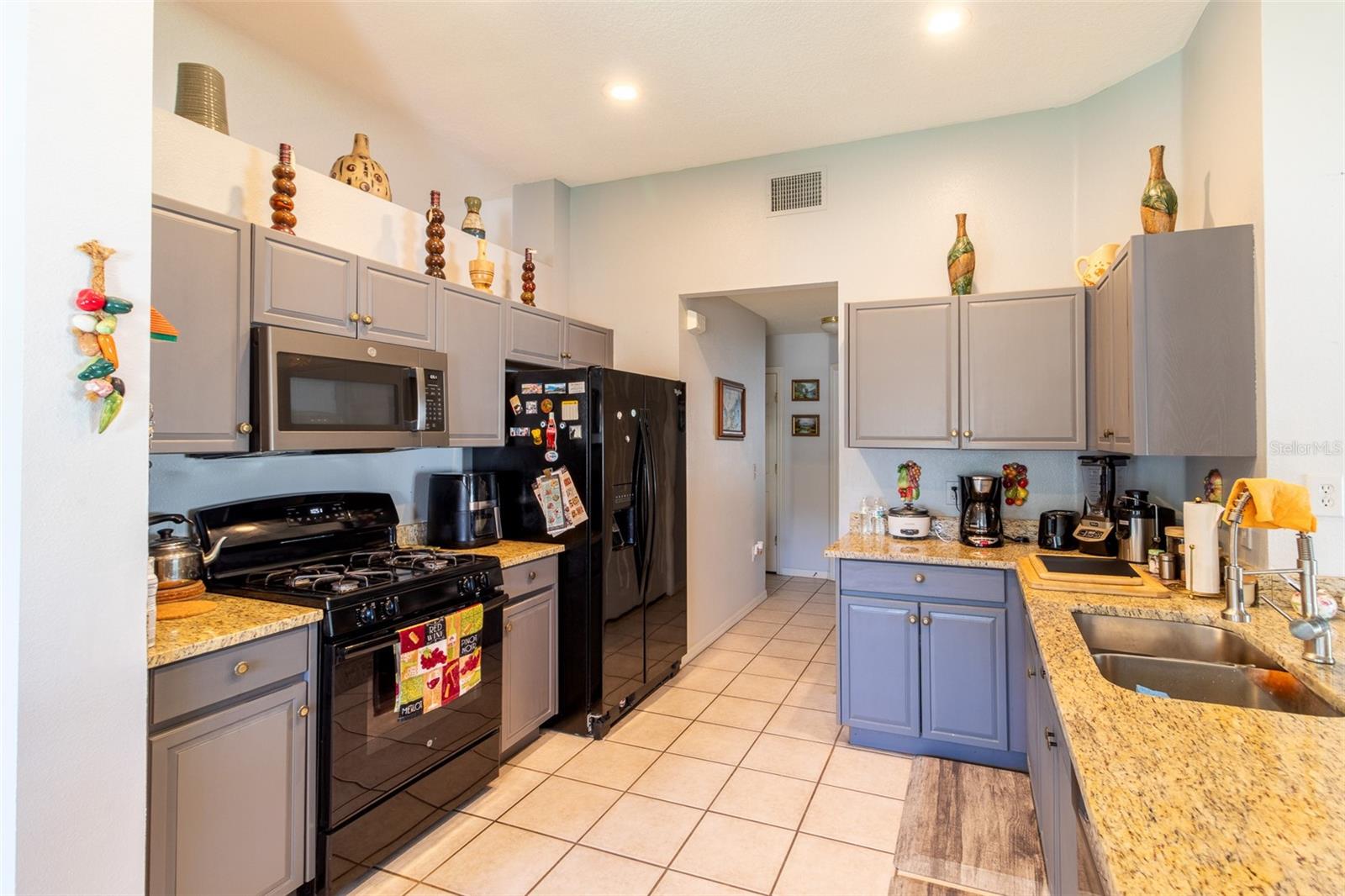Listing photo id 16 for 1433 Greely Court