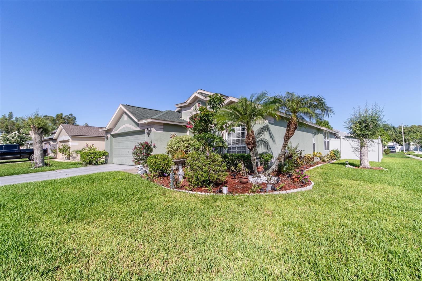 Listing photo id 2 for 1433 Greely Court