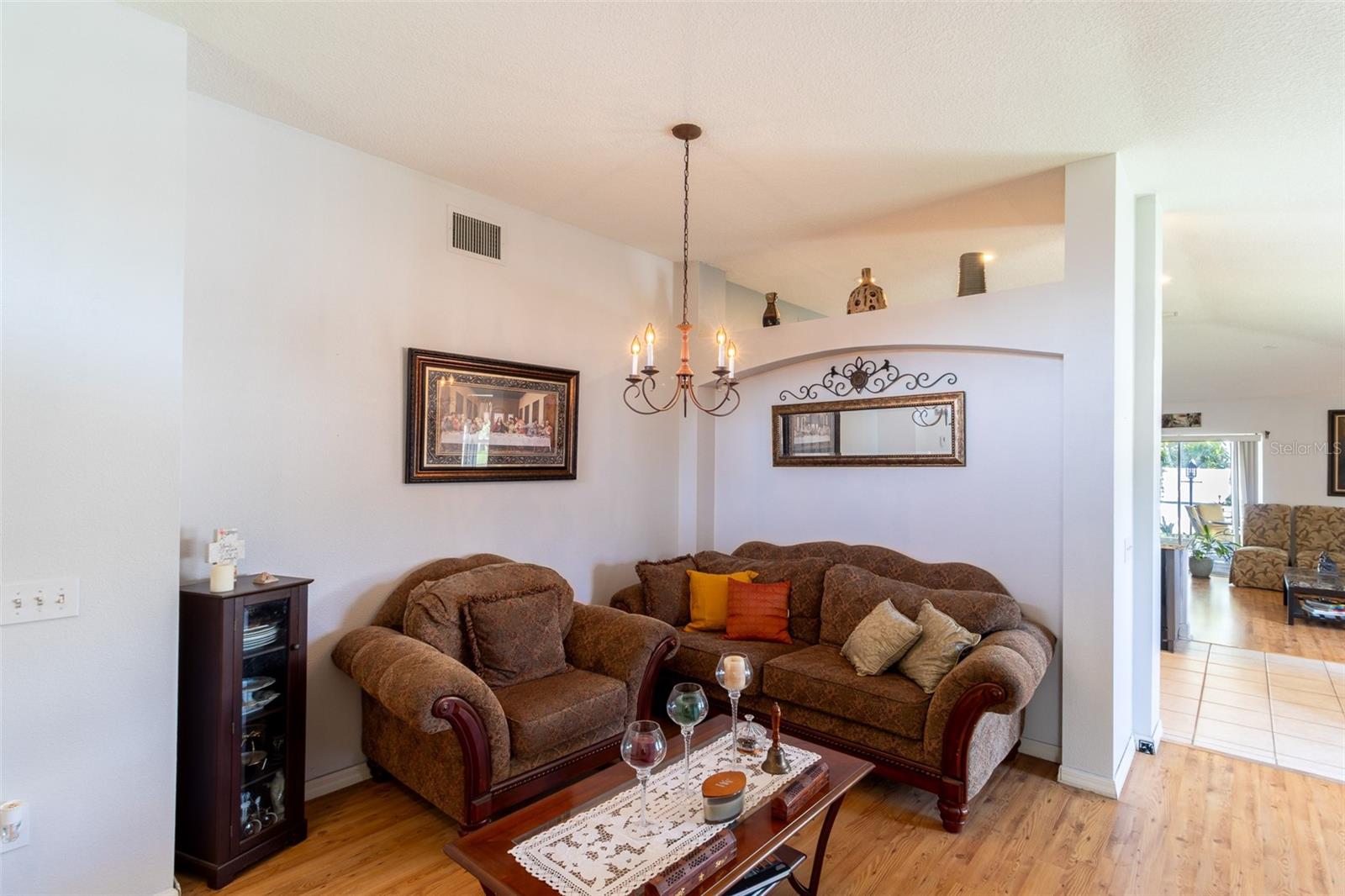 Listing photo id 7 for 1433 Greely Court