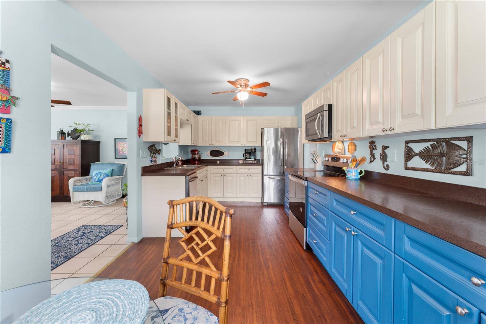 Listing photo id 9 for 209 Emerald Lane