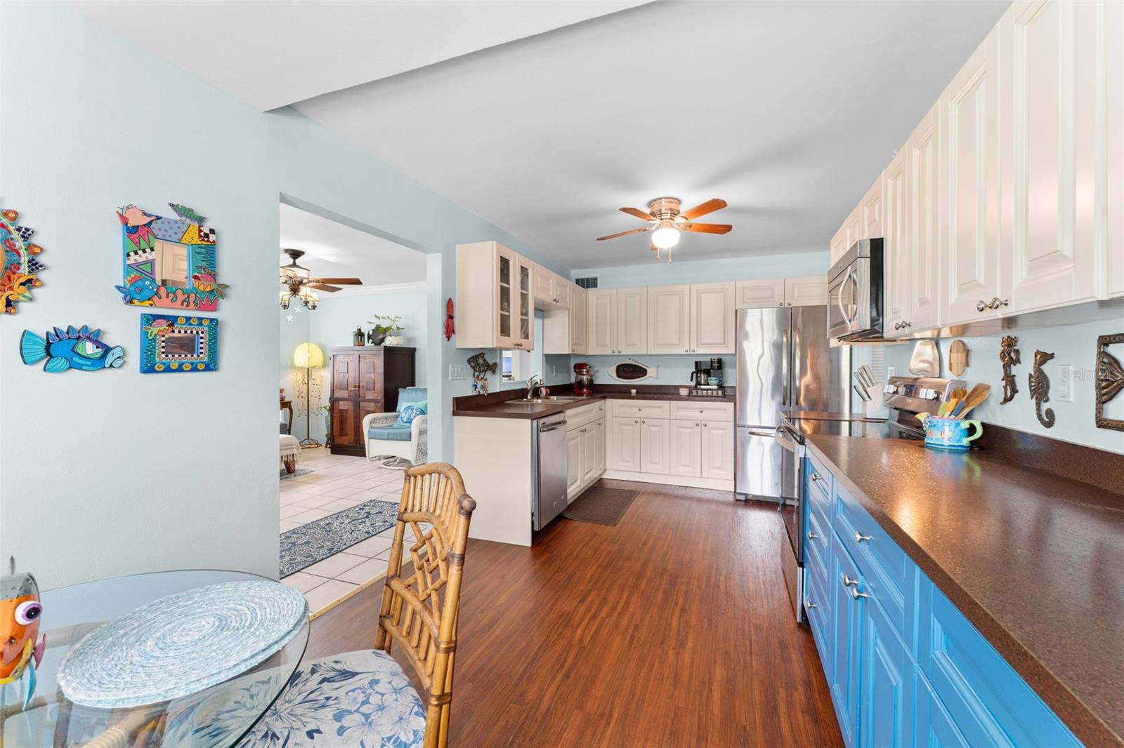 Listing photo id 11 for 209 Emerald Lane