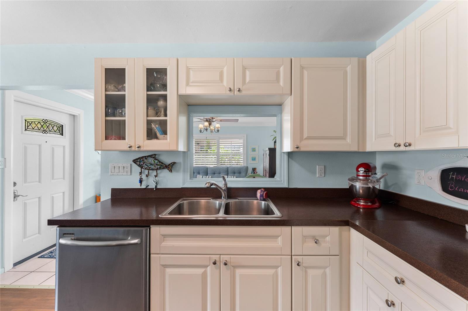 Listing photo id 14 for 209 Emerald Lane