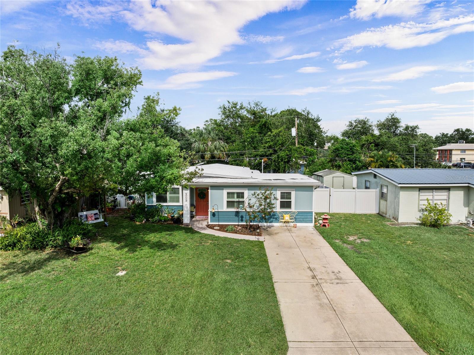 Listing photo id 0 for 209 Emerald Lane