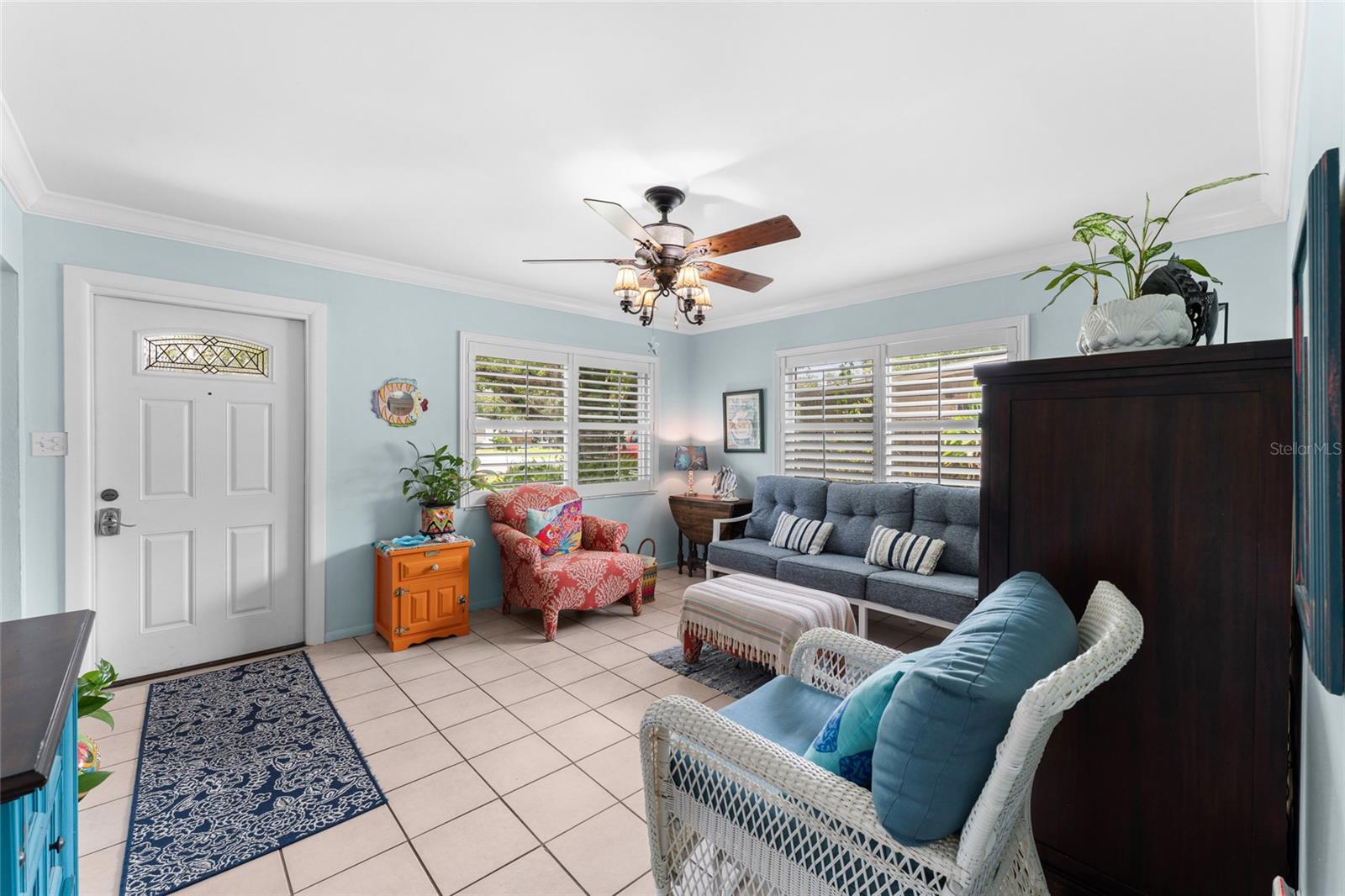 Listing photo id 1 for 209 Emerald Lane