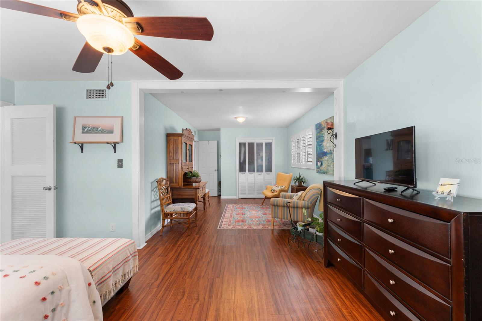 Listing photo id 30 for 209 Emerald Lane