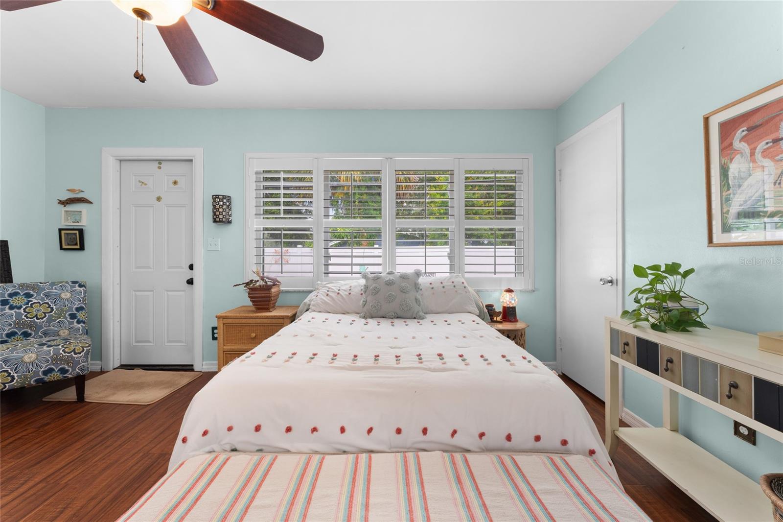 Listing photo id 32 for 209 Emerald Lane