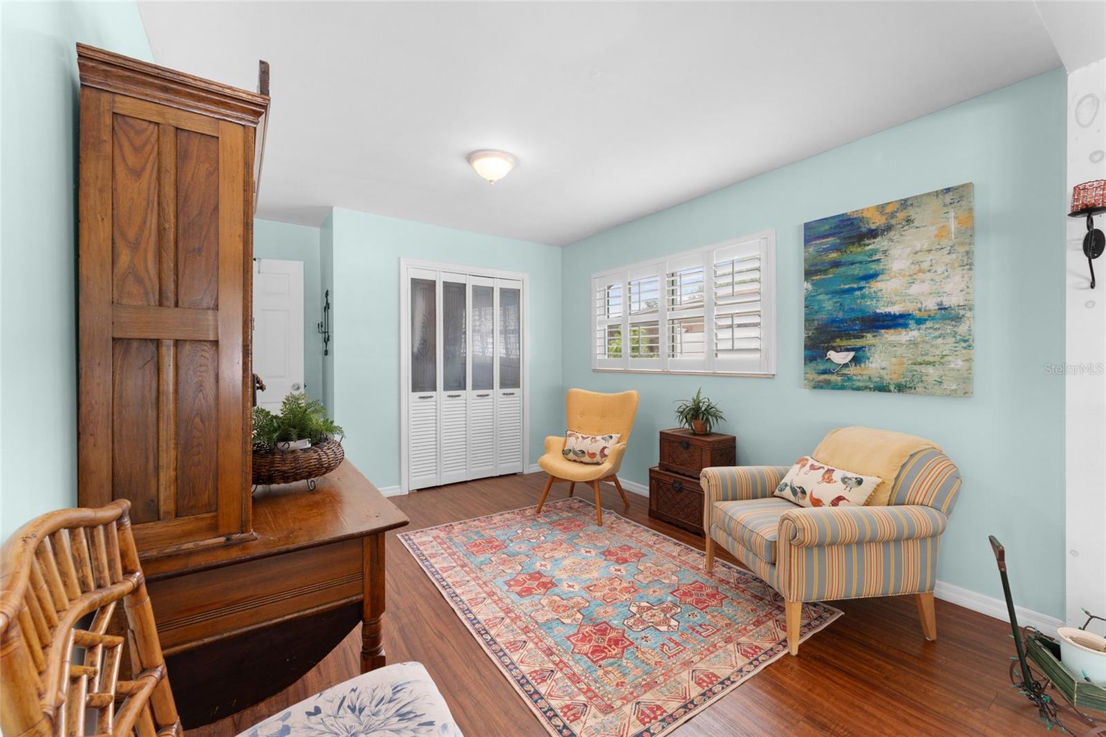 Listing photo id 33 for 209 Emerald Lane