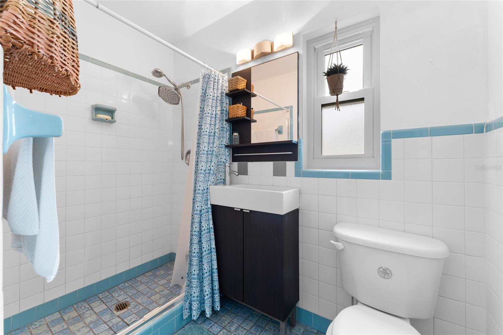 Listing photo id 37 for 209 Emerald Lane
