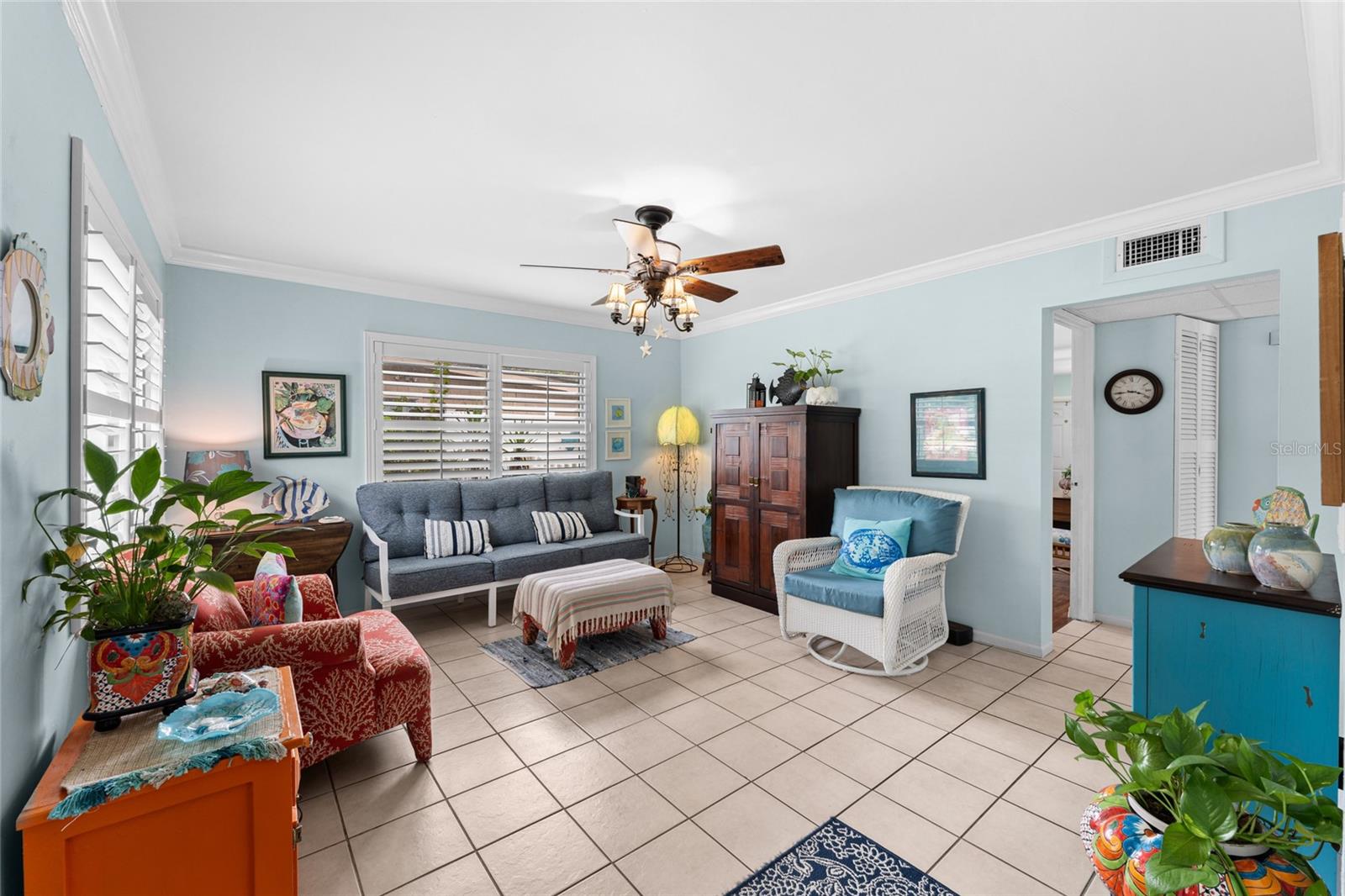 Listing photo id 2 for 209 Emerald Lane