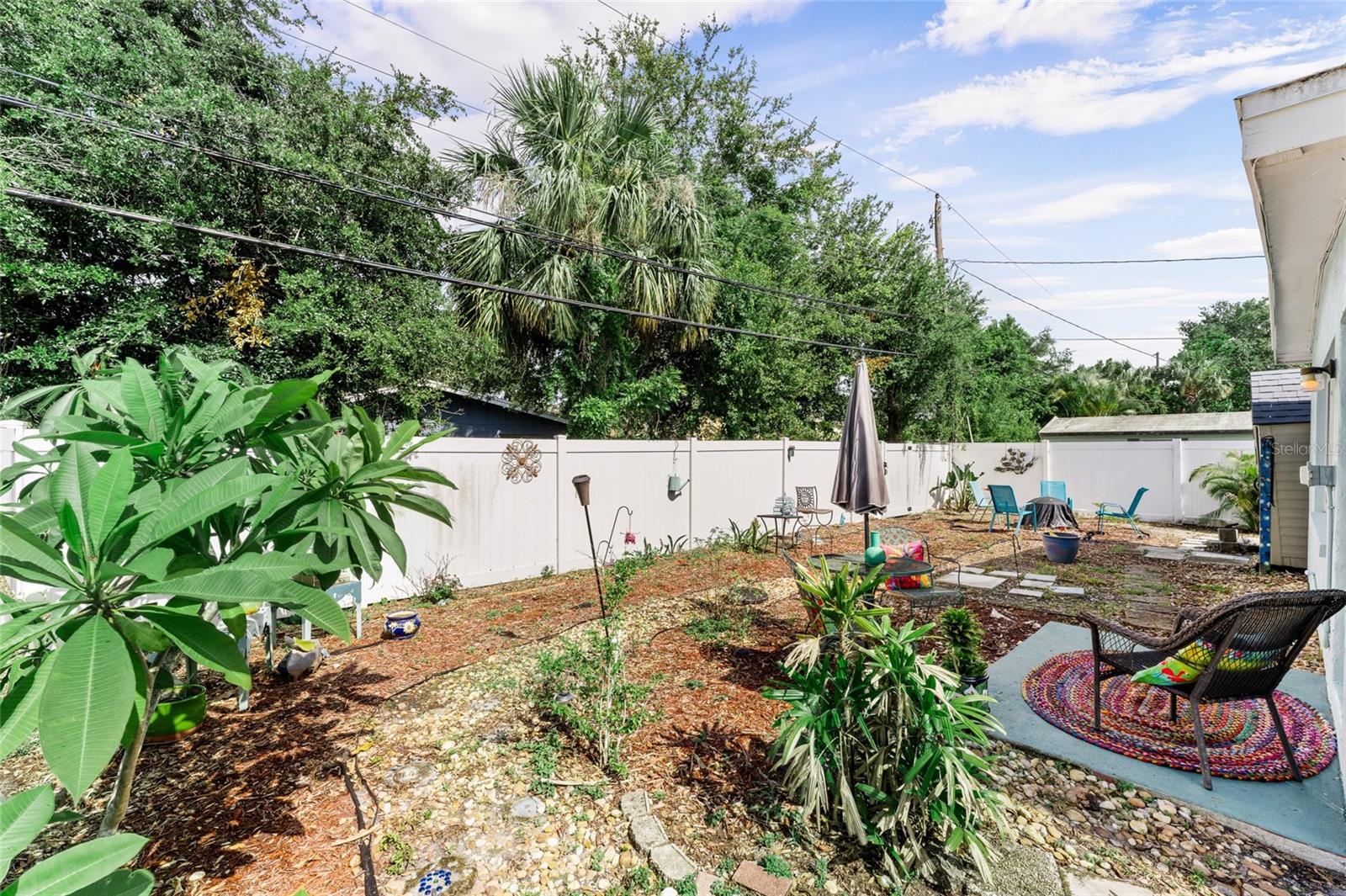 Listing photo id 42 for 209 Emerald Lane