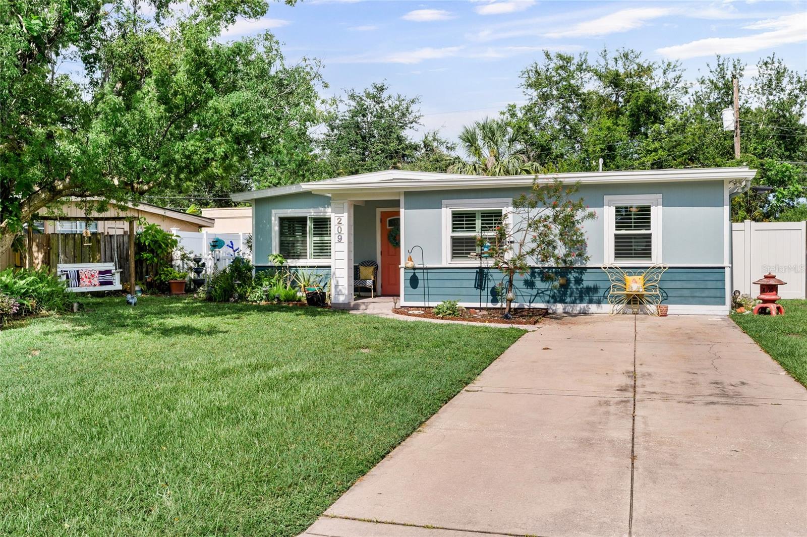 Listing photo id 46 for 209 Emerald Lane