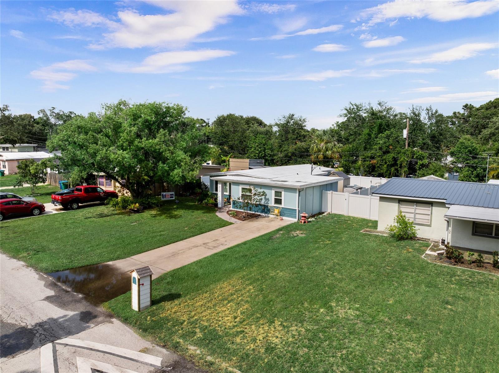 Listing photo id 48 for 209 Emerald Lane