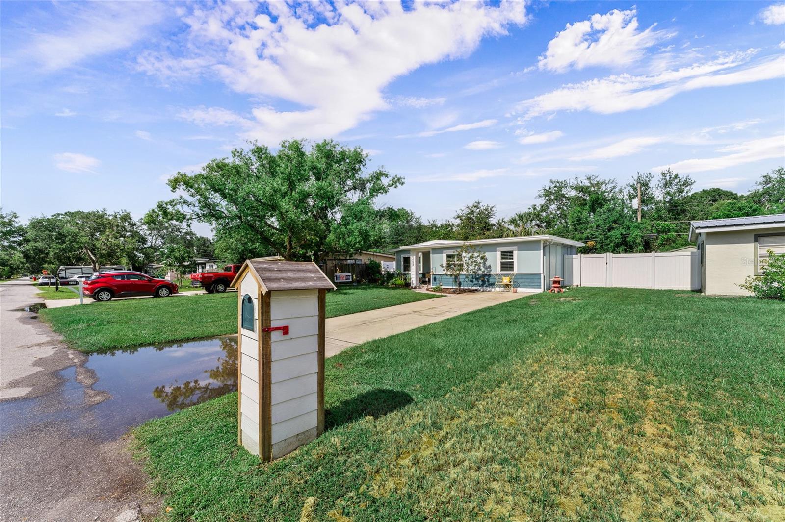 Listing photo id 51 for 209 Emerald Lane